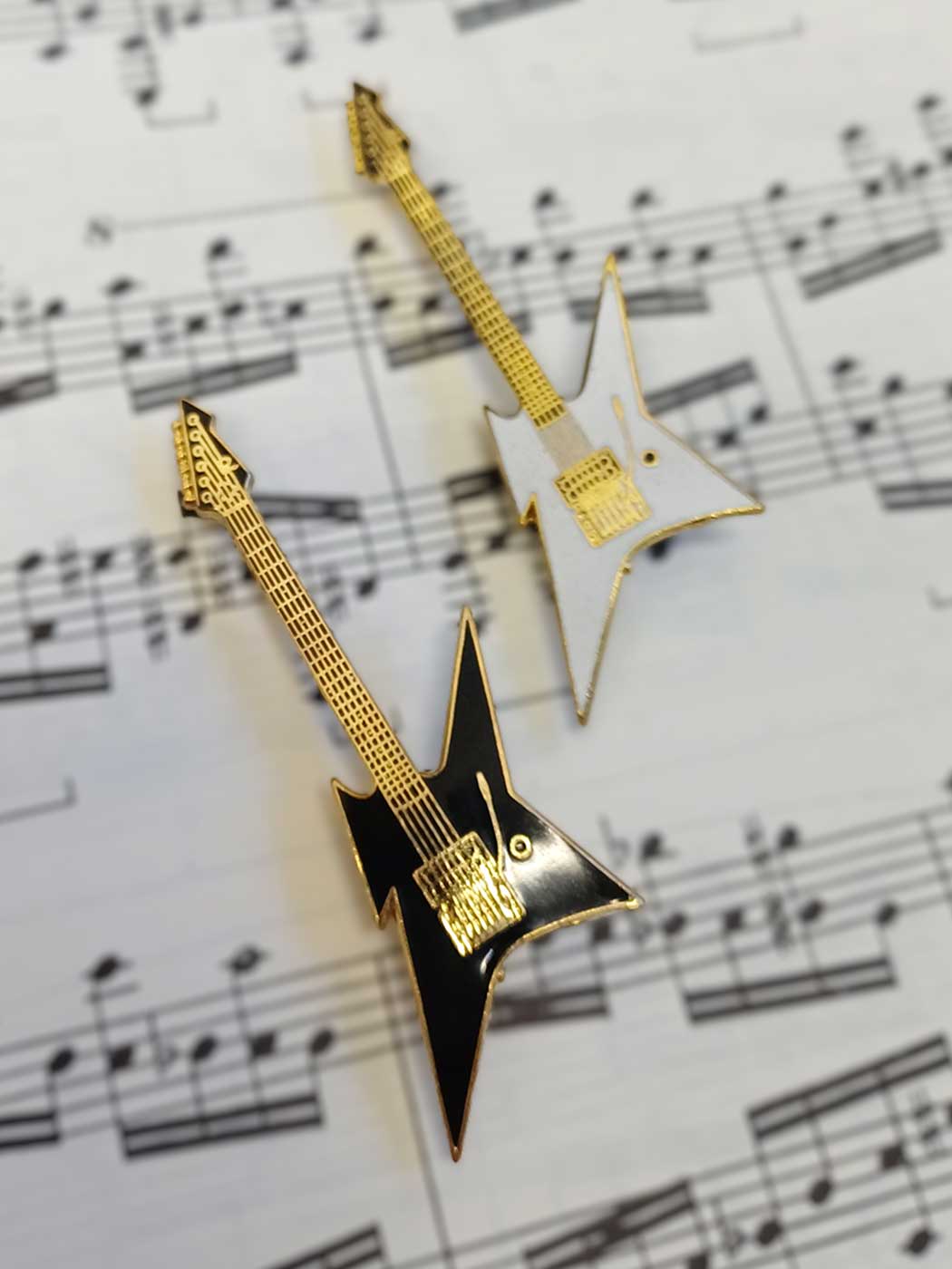 Pin Gitarr Ironbird Svart