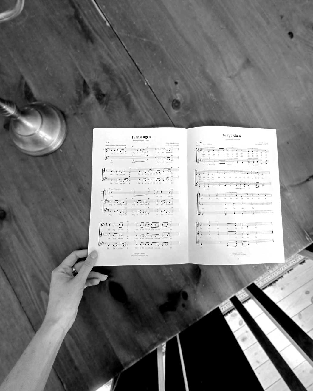 Ambra: Fyrstämmiga folkvisor för damkör